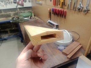 Passe-cable d'atelier