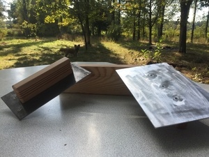 Taloche et batte de carreleur