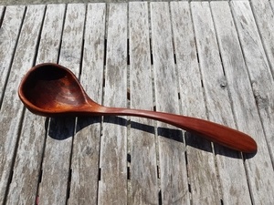 Une cuillère en bois pour la fête des mères