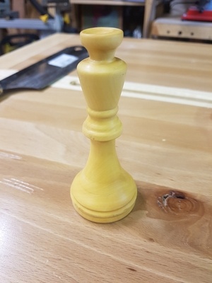 Essai dune dame de jeu d'échec au tour