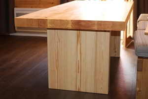 Table pas si massive