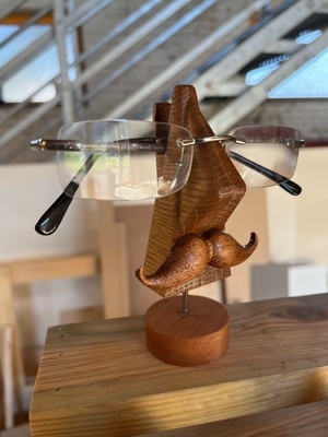 "D'ou qu'j'ai mis mes lunette" So British