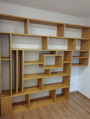 Biblitohèque "démontable" pour monter à l'étage