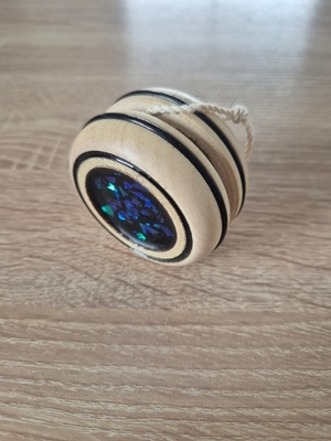 Yoyo en bois d'erable et epoxy pailletée
