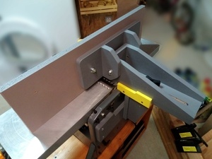 Guide parallèle pour dégauchisseuse