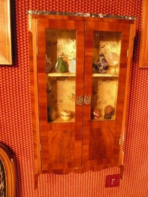 2 vitrines pour chinoiseries