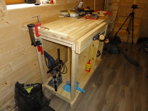 L'établi terminé avec la presse posée