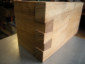 Gabarit queue d'aronde maison