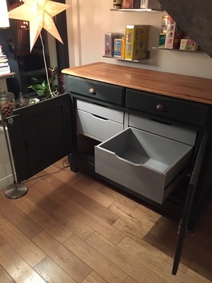 Ancien buffet restauré et aménagé pour une cuisine