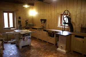 Mon atelier en bois, terre et pierre