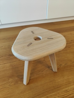 Tabouret enfant / frêne