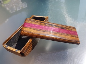 Une boite à lunettes pour ma femme