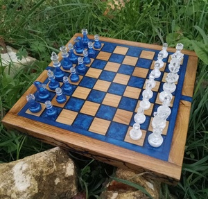 J'eu d'echecs en chene et epoxy