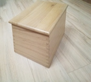 Marchepied à roulettes escamotables