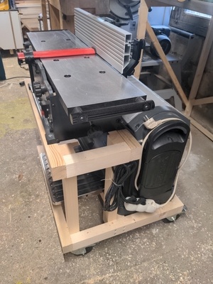 Chariot à roulettes pour dégau et raboteuse Shinko