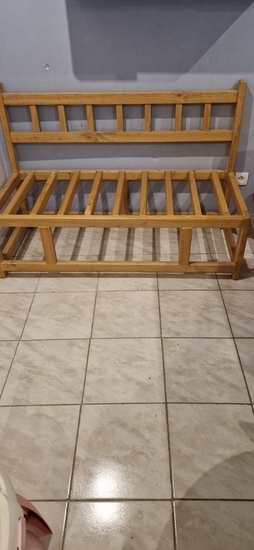 Banquette pour salle de jeu de mes fils