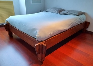 Lit pour une chambre d'amis