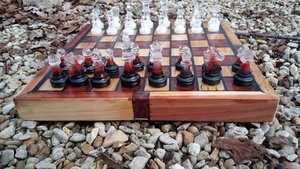 Jeu d'echec en orme et epoxy