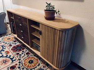 Commode à rideau