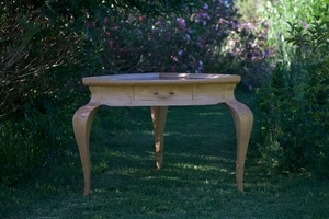 Petit meuble de milieu