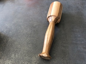 Un maillet en deux bois