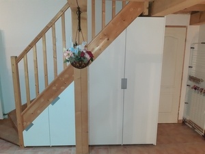 Placard sous escalier