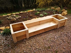 Marches ou bancs extérieurs pour jardinières