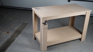 Une table d'atelier en mdf