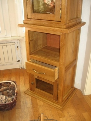 Petit homme debout en chêne