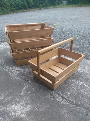 Panier-caisse en merisier