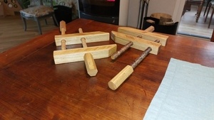 Serre-joints en bois