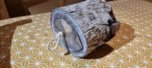 Préparation des cadeaux de Noël, une bûche tiroir.