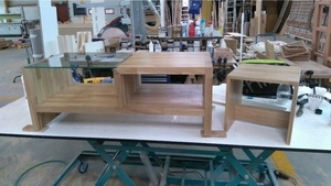 Table basse en chêne plus tabouret