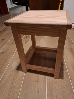 Première réalisation : un tabouret pour apprendre à se servir des grosses machines