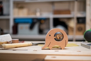 Jouet éléphant qui fait clickclick