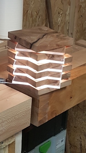 Lampe bois et plexiglass