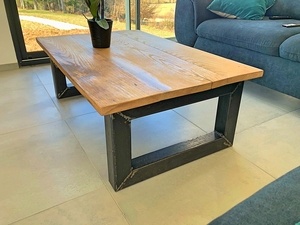 Table basse dans un style insdustriel