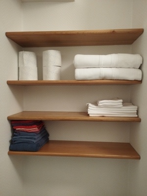 Etagères à fixations invisibles