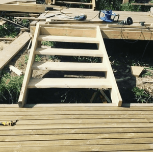 Escalier en bois massif