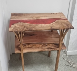 Table pour la cafetière de mon bureau