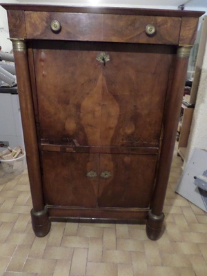 Avant restauration (placage éclaté et bois fendu un peut partout, cuire intérieure hs)