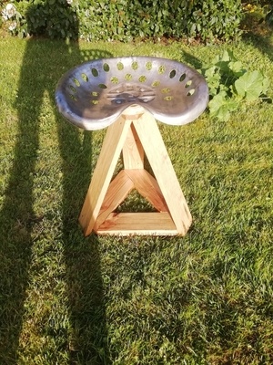 Tabouret avec siège de tracteur