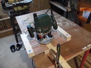 Défonceuse : le double guide parallèle.