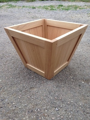 Bac ou cache-pot en arêtier