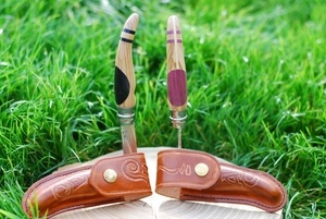 Couteaux et étuis en cuir