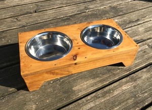 Socle pour gamelles de chien