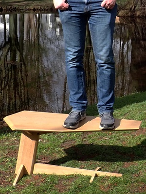 Table basse en porte-à-faux