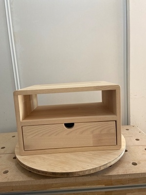 Table de chevet suspendue