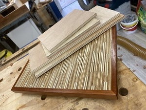 Planche à découper en chutes de contre-plaqué