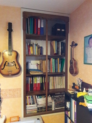 Bibliothèque dans un placard